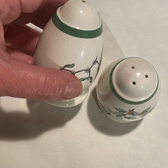 Spode Holly berry Christmas Tree salt and pepper shakers Christmas table setting - Picture 5 of 6